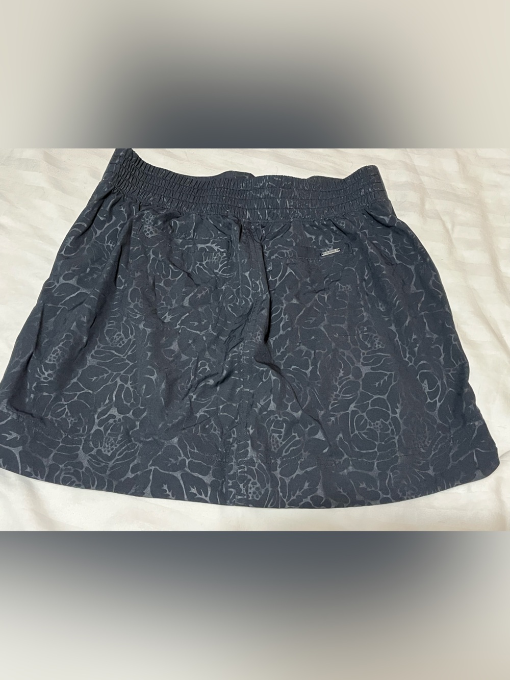 Orvis Black Floral-Print Skater Skirt
18-22